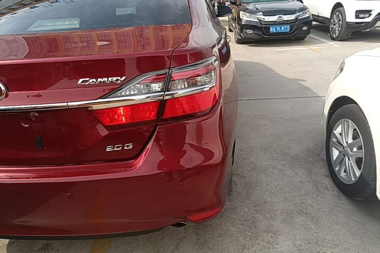 Used Toyota Camry 2015 2.0G Premier Edition Right Rear Taillight