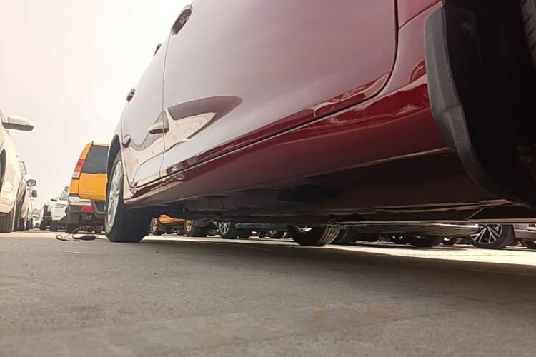 Used Toyota Camry 2015 2.0G Premier Edition Right Side Sill