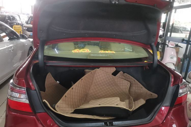 Used Toyota Camry 2015 2.0G Premier Edition Trunk