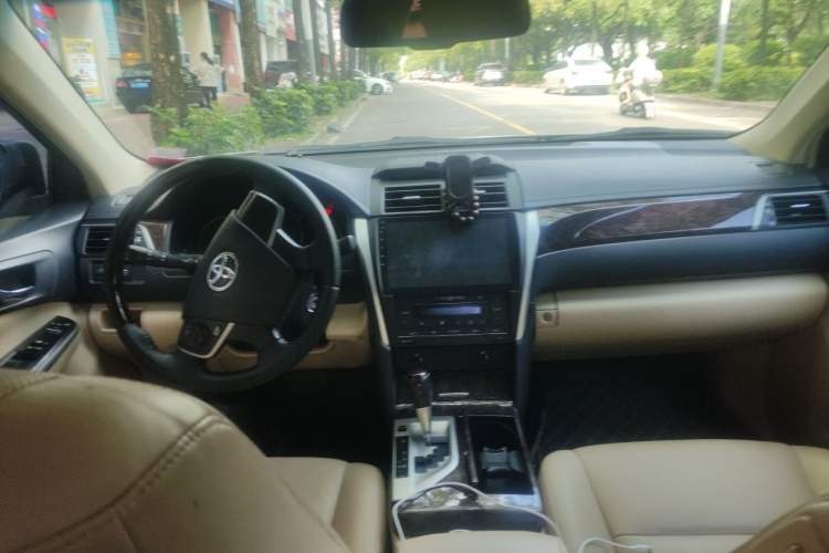 Used Toyota Camry 2015 2.0G Premier Edition Center Console