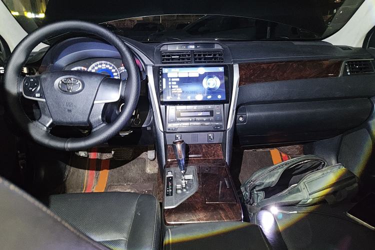 Used Toyota Camry 2015 2.0G Premier Edition Center Console
