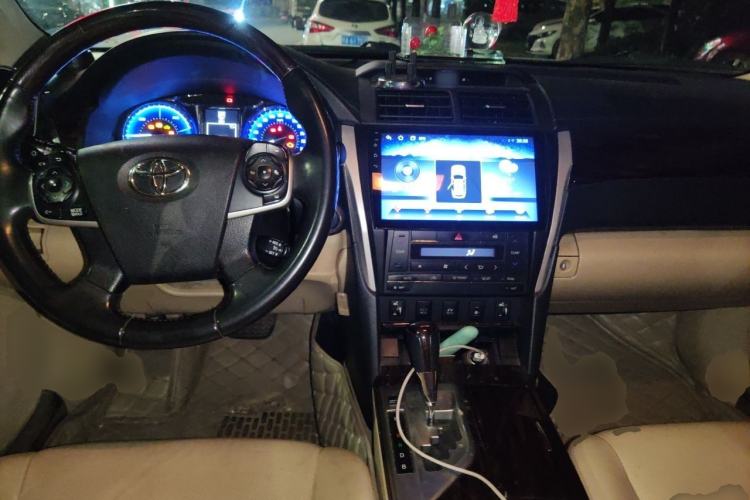Used Toyota Camry 2015 Dual-Engine 2.5 HG Luxury Navigation Edition Center Console