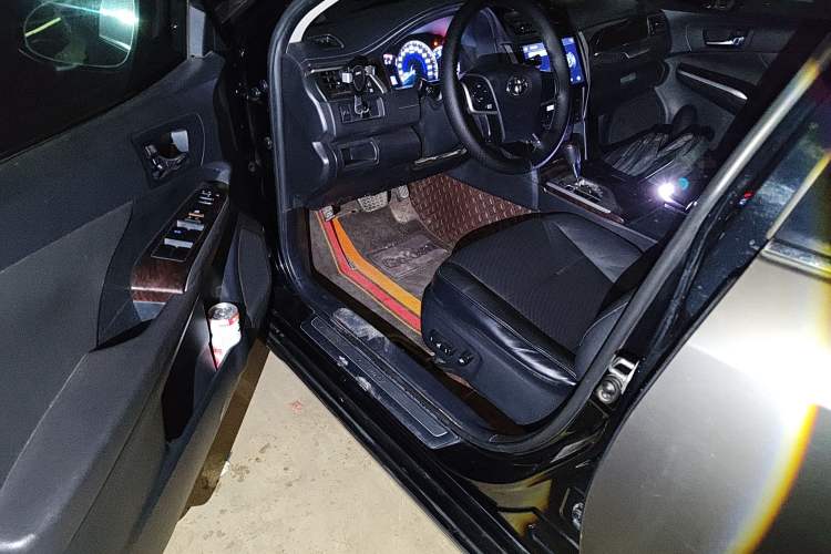 Used Toyota Camry 2015 2.0G Premier Edition Driver Seat
