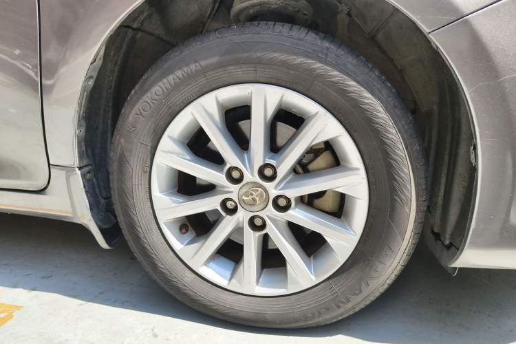 Used Toyota Camry 2015 Dual-Engine 2.5 HG Luxury Navigation Edition Exterior 1