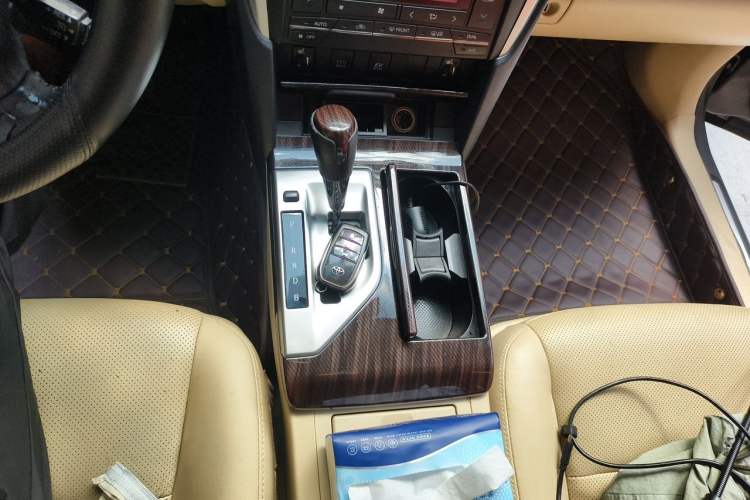 Used Toyota Camry 2015 Dual-Engine 2.5 HG Luxury Navigation Edition Gear Lever