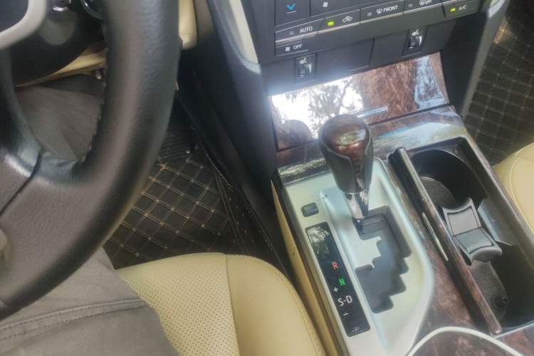 Used Toyota Camry 2015 2.0G Premier Edition Gear Lever