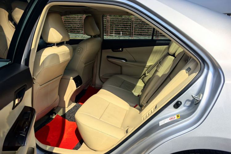 Used Toyota Camry 2015 Dual-Engine 2.5 HG Luxury Navigation Edition Interior 2