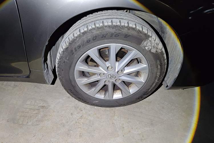 Used Toyota Camry 2015 2.0G Premier Edition Right Front Wheel Hub