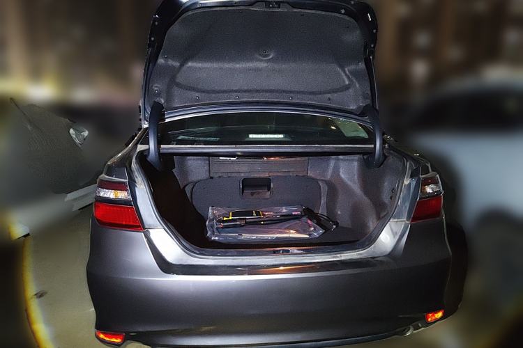 Used Toyota Camry 2015 2.0G Premier Edition Trunk