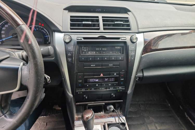 Used Toyota Camry 2015 2.0G Premier Edition Audio And AC Panel