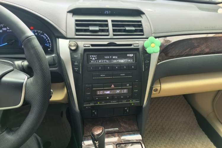 Used Toyota Camry 2015 2.0G Premier Edition Audio And AC Panel