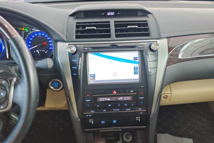 Used Toyota Camry 2015 Dual-Engine 2.5 HG Luxury Navigation Edition Audio And AC Panel