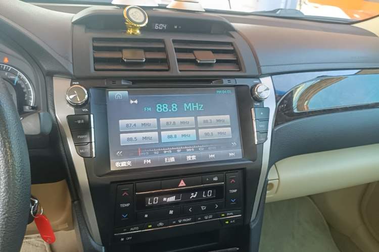 Used Toyota Camry 2015 2.0E Elite Edition Audio And AC Panel