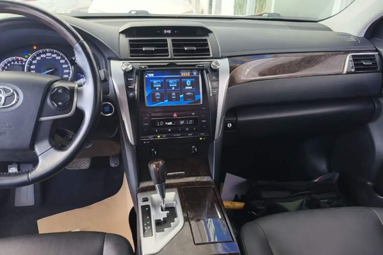 Used Toyota Camry 2015 2.5G Luxury Navigation Edition Audio And AC Panel
