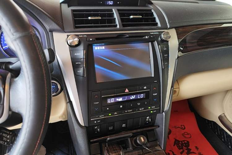 Used Toyota Camry 2015 Dual-Engine 2.5 HG Luxury Navigation Edition Audio And AC Panel