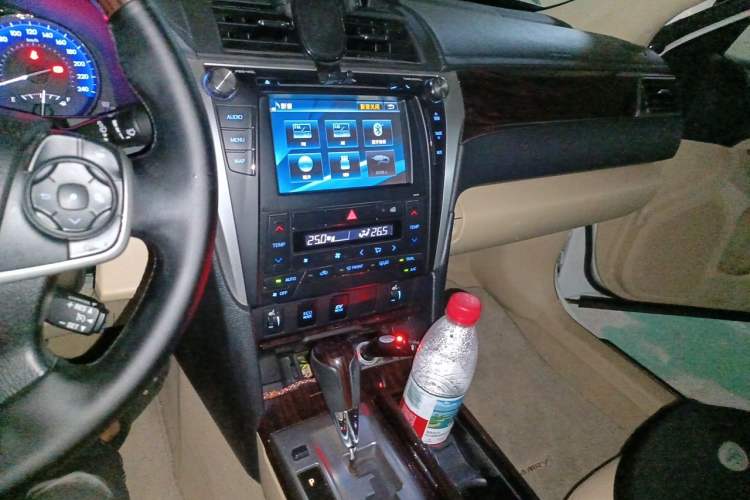 Used Toyota Camry 2015 Dual-Engine 2.5 HG Luxury Navigation Edition Audio And AC Panel