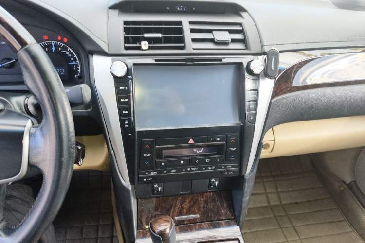 Used Toyota Camry 2015 2.0G Premier Edition Audio And AC Panel