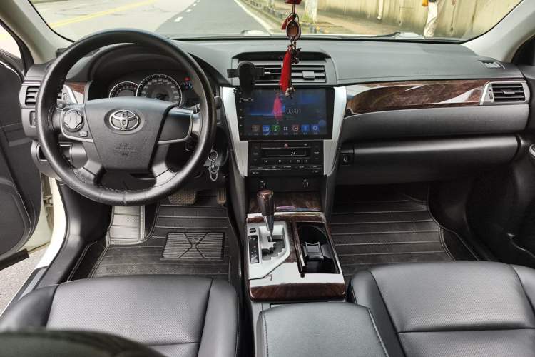 Used Toyota Camry 2015 2.0G Premier Edition Center Console