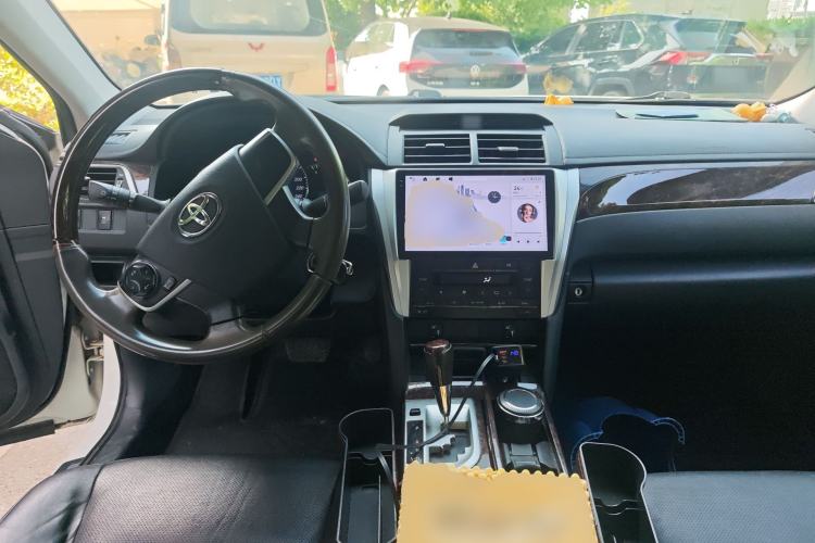 Used Toyota Camry 2015 2.0G Premier Edition Center Console