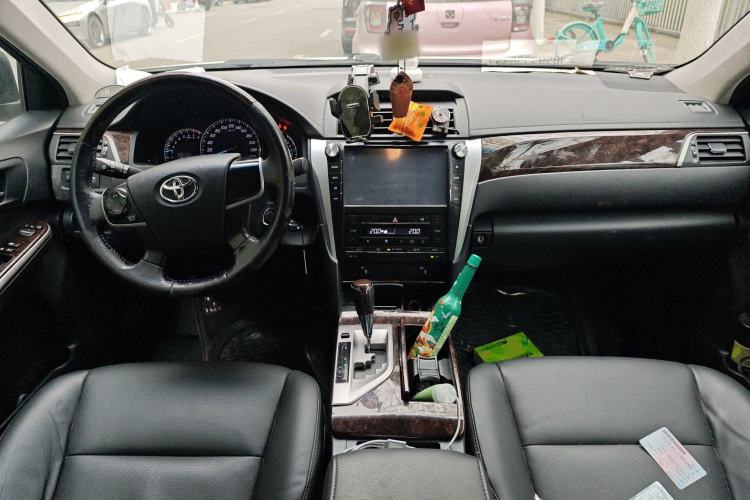 Used Toyota Camry 2015 2.0G Premier Edition Center Console