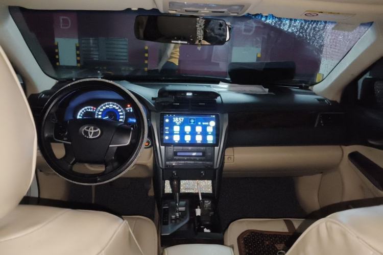 Used Toyota Camry 2015 2.0G Premier Edition Center Console