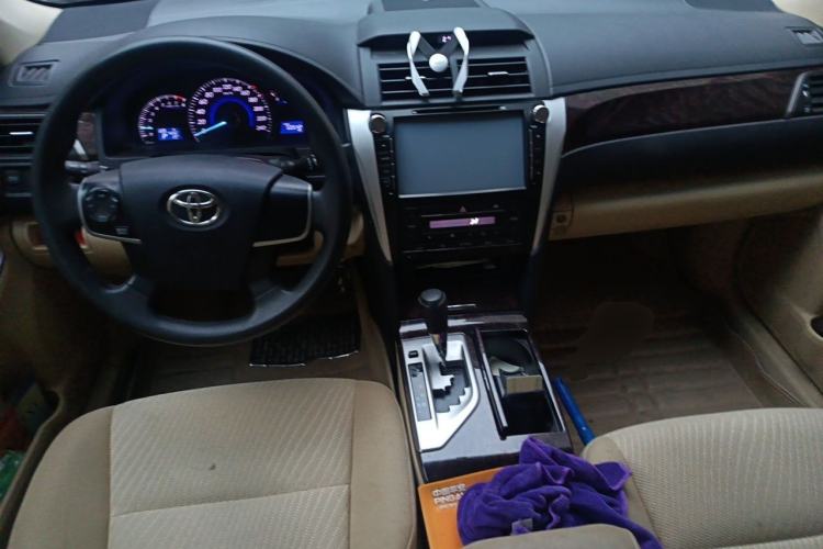 Used Toyota Camry 2015 2.0E Elite Edition Center Console