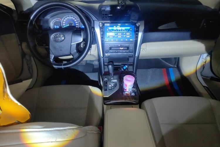 Used Toyota Camry 2015 2.0E Elite Edition Center Console