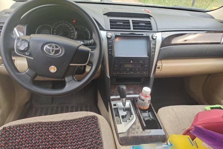 Used Toyota Camry 2015 2.0E Elite Edition Center Console