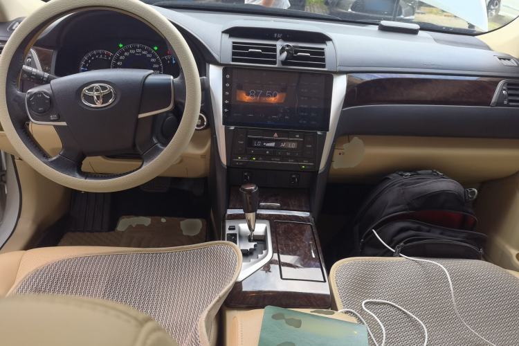 Used Toyota Camry 2015 2.0G Premier Edition Center Console