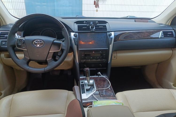 Used Toyota Camry 2015 2.0G Premier Edition Center Console