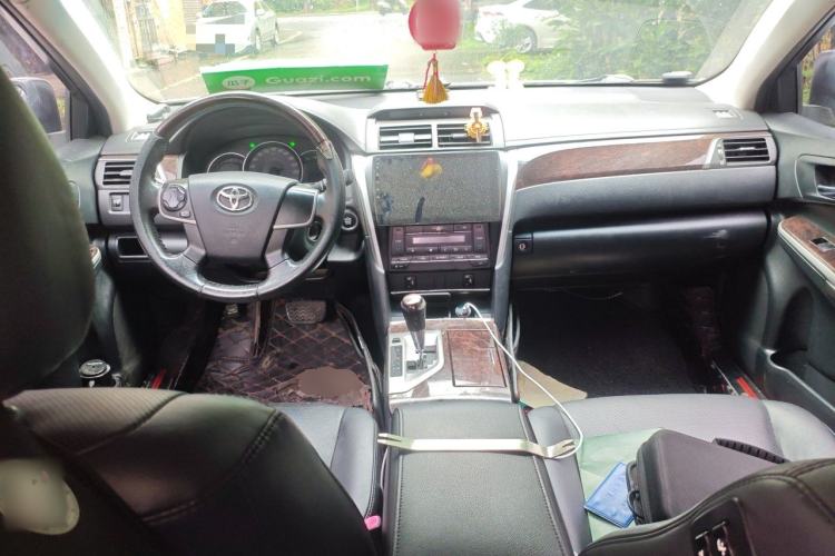 Used Toyota Camry 2015 2.0G Premier Edition Center Console
