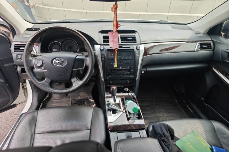 Used Toyota Camry 2015 2.0G Premier Edition Center Console