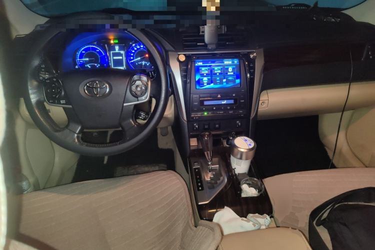 Used Toyota Camry 2015 Dual-Engine 2.5 HG Luxury Navigation Edition Center Console