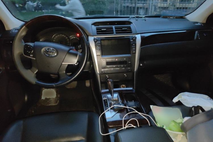 Used Toyota Camry 2015 2.0G Premier Edition Center Console