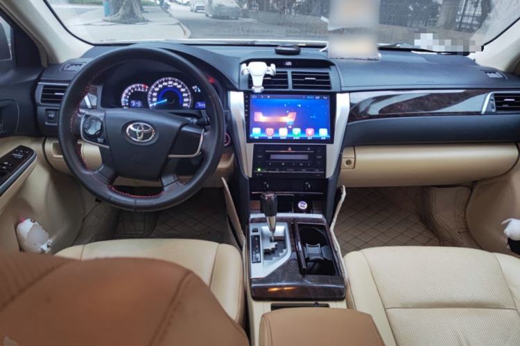 Used Toyota Camry 2015 2.0G Premier Edition Center Console