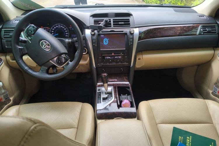 Used Toyota Camry 2015 2.5G Luxury Navigation Edition Center Console