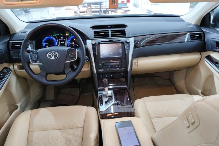 Used Toyota Camry 2015 Dual-Engine 2.5 HG Luxury Navigation Edition Center Console