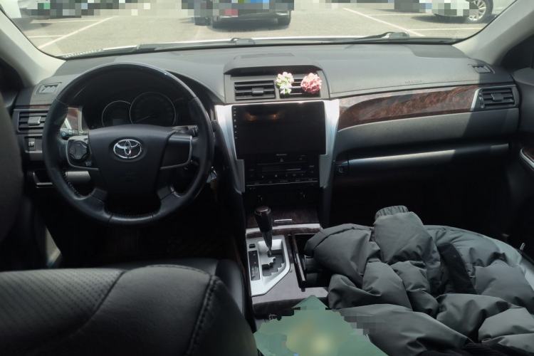 Used Toyota Camry 2015 2.0G Premier Edition Center Console