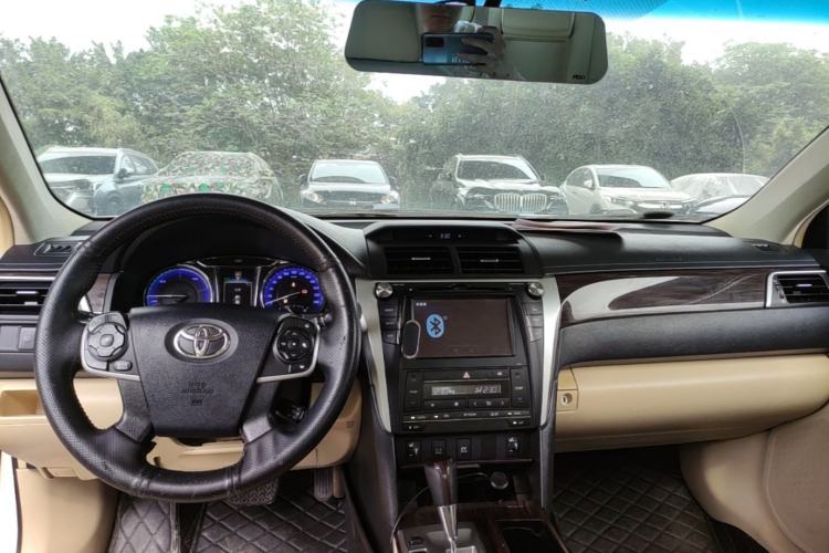 Used Toyota Camry 2015 Dual-Engine 2.5 HG Luxury Navigation Edition Center Console
