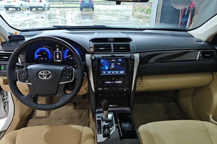Used Toyota Camry 2015 Dual-Engine 2.5 HG Luxury Navigation Edition Center Console