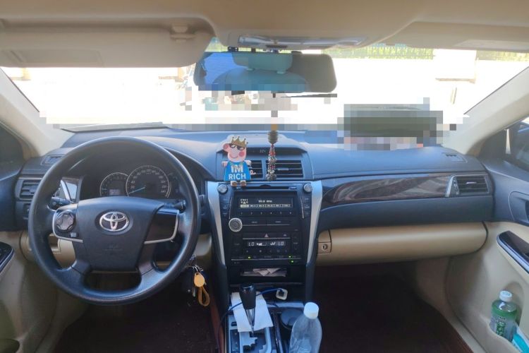 Used Toyota Camry 2015 2.0E Elite Edition Center Console
