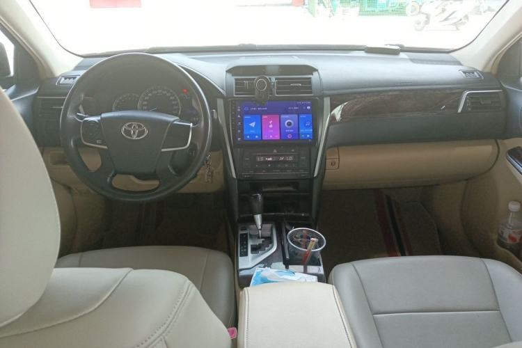 Used Toyota Camry 2015 2.0E Elite Edition Center Console