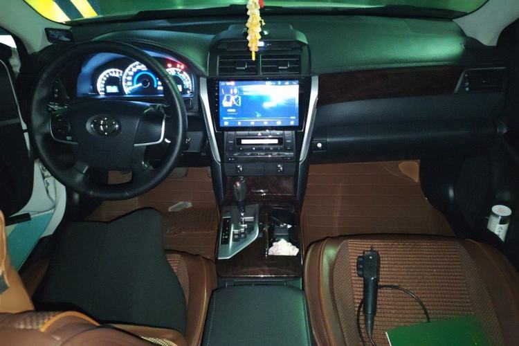 Used Toyota Camry 2015 2.0G Premier Edition Center Console