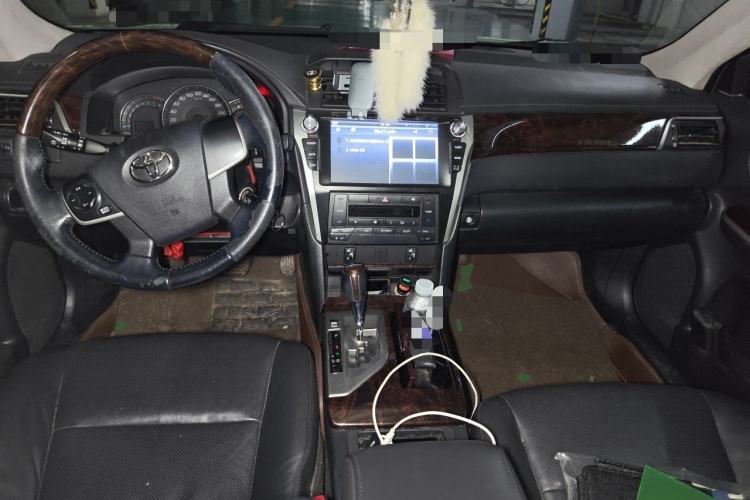 Used Toyota Camry 2015 2.0G Premier Edition Center Console