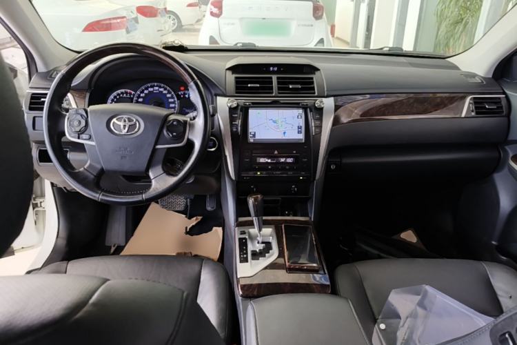 Used Toyota Camry 2015 2.5G Luxury Navigation Edition Center Console
