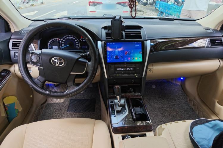 Used Toyota Camry 2015 2.0G Premier Edition Center Console