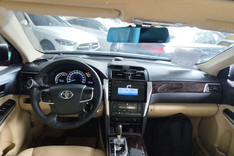 Used Toyota Camry 2015 2.0G Premier Edition Center Console