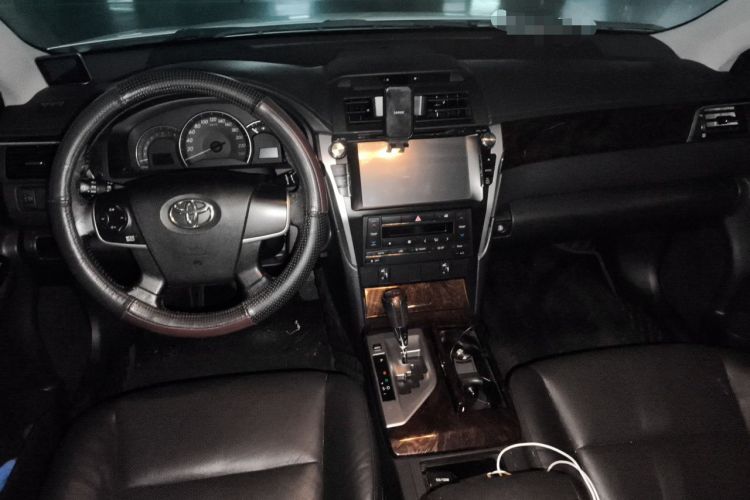 Used Toyota Camry 2015 2.0G Premier Edition Center Console