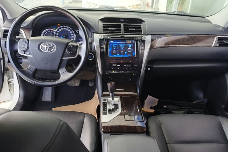 Used Toyota Camry 2015 2.5G Luxury Navigation Edition Center Console