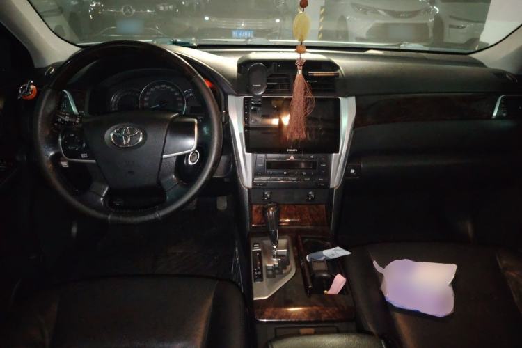 Used Toyota Camry 2015 2.0G Premier Edition Center Console